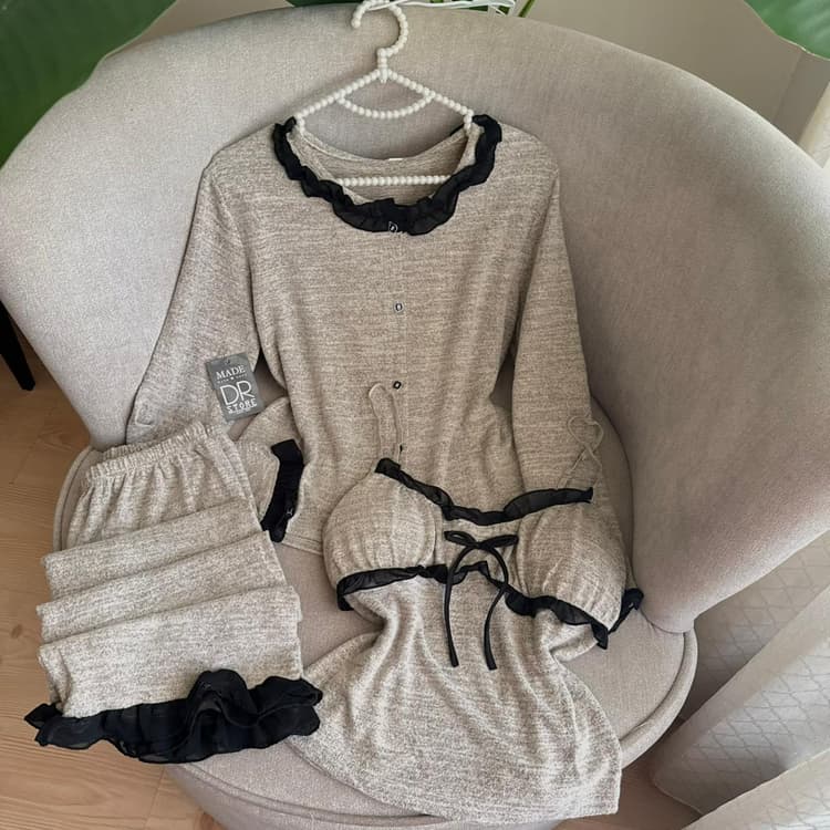 بيجاما 3 قطع بيجي مع دانتيل اسود