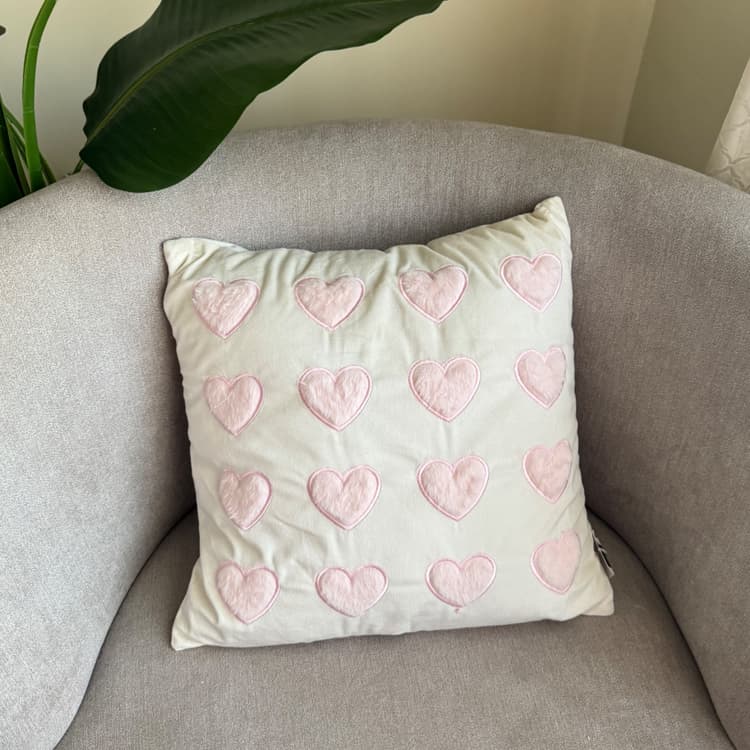 كوشة القلوب وردي فاتح